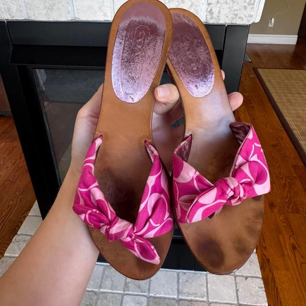 Coach y2K sandal mule kitten heel pink logo bow metallic pink wedge
